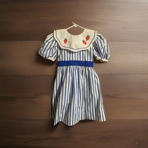 Vintage Sylvia Whyte  Cottage Core Dress Size 6 Sak's Fifth Avenue Strawberries
